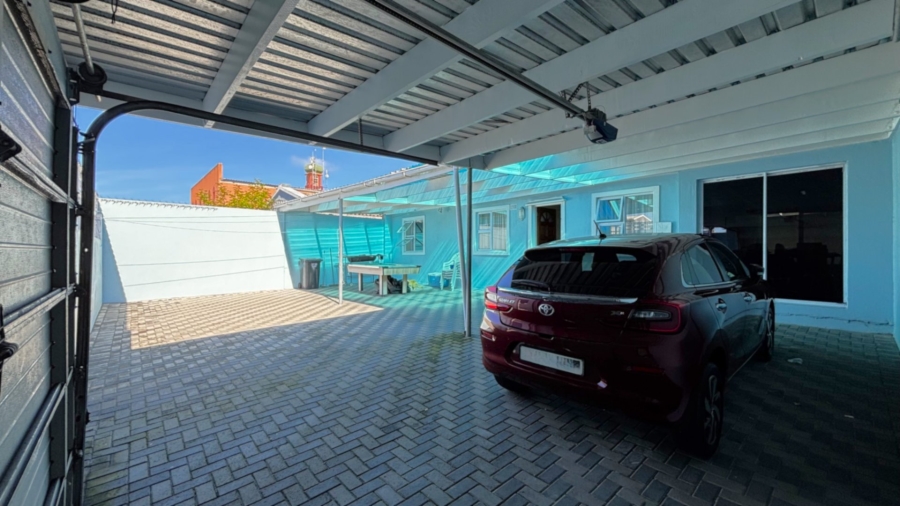 3 Bedroom Property for Sale in Hanover Park Western Cape